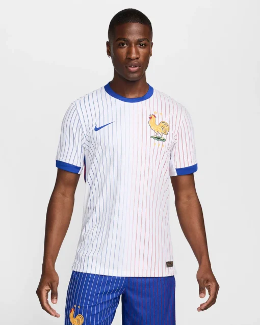 KIT ENFANT FRANCE DOMICILE 2024 SHORT OFFERT🔥